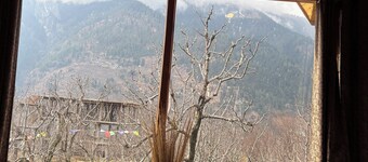 Kahaani : Luxury Chalets and Rooms with Bonfire and Apple Orchard