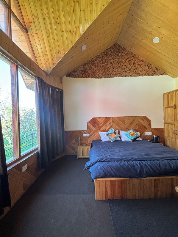 5 habitaciones, tabla de planchar con plancha, wifi y ropa de cama 