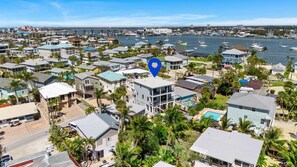 Exterior - Villa Sorrento · 2025 Luxury · Walk to Town-Beach (Fort Myers Beach)