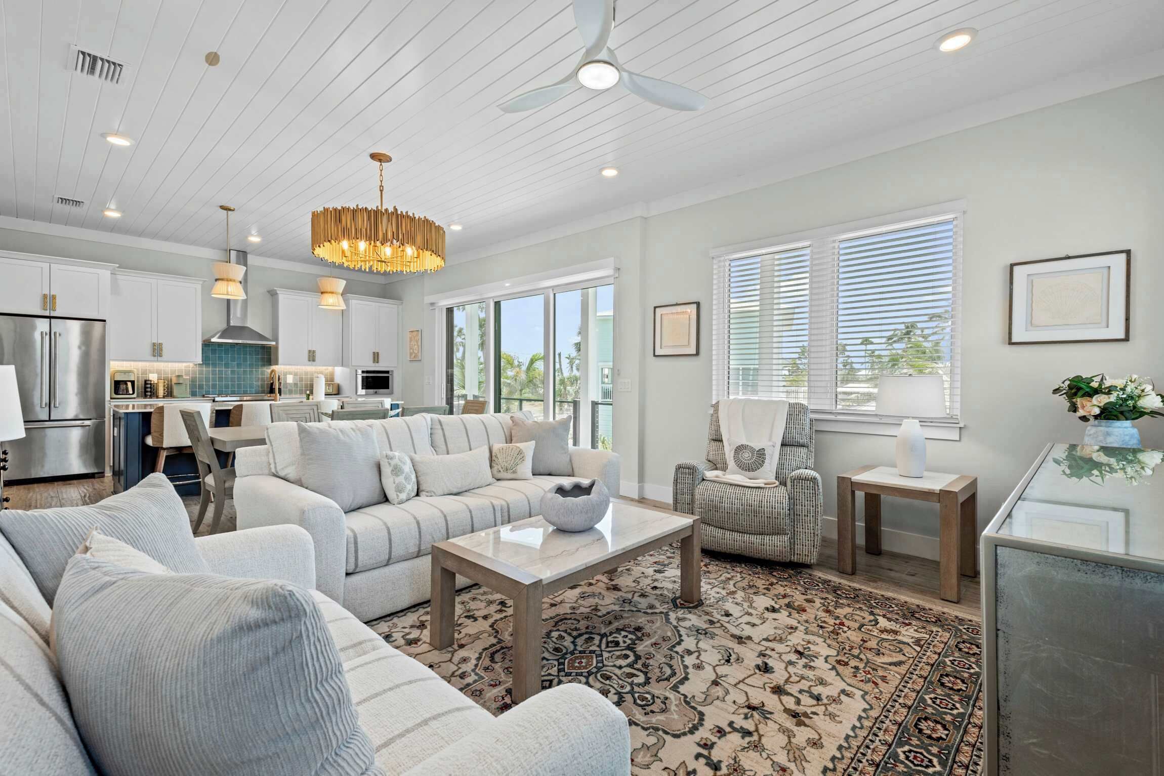 电视、书、办公室