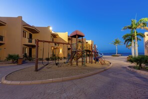 Deluxe Chalet, 2 Bedrooms | Teres/patio