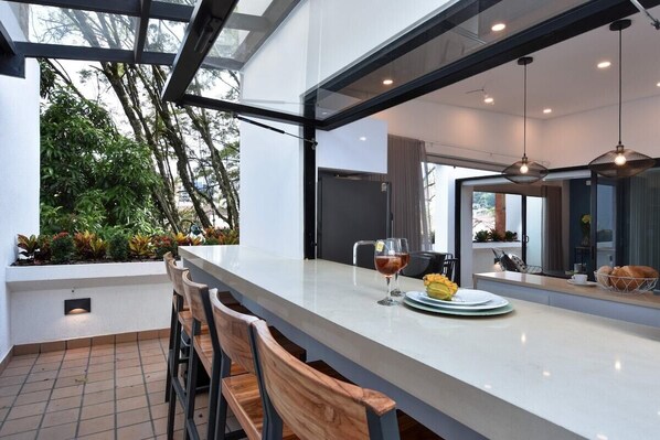 Outdoor dining