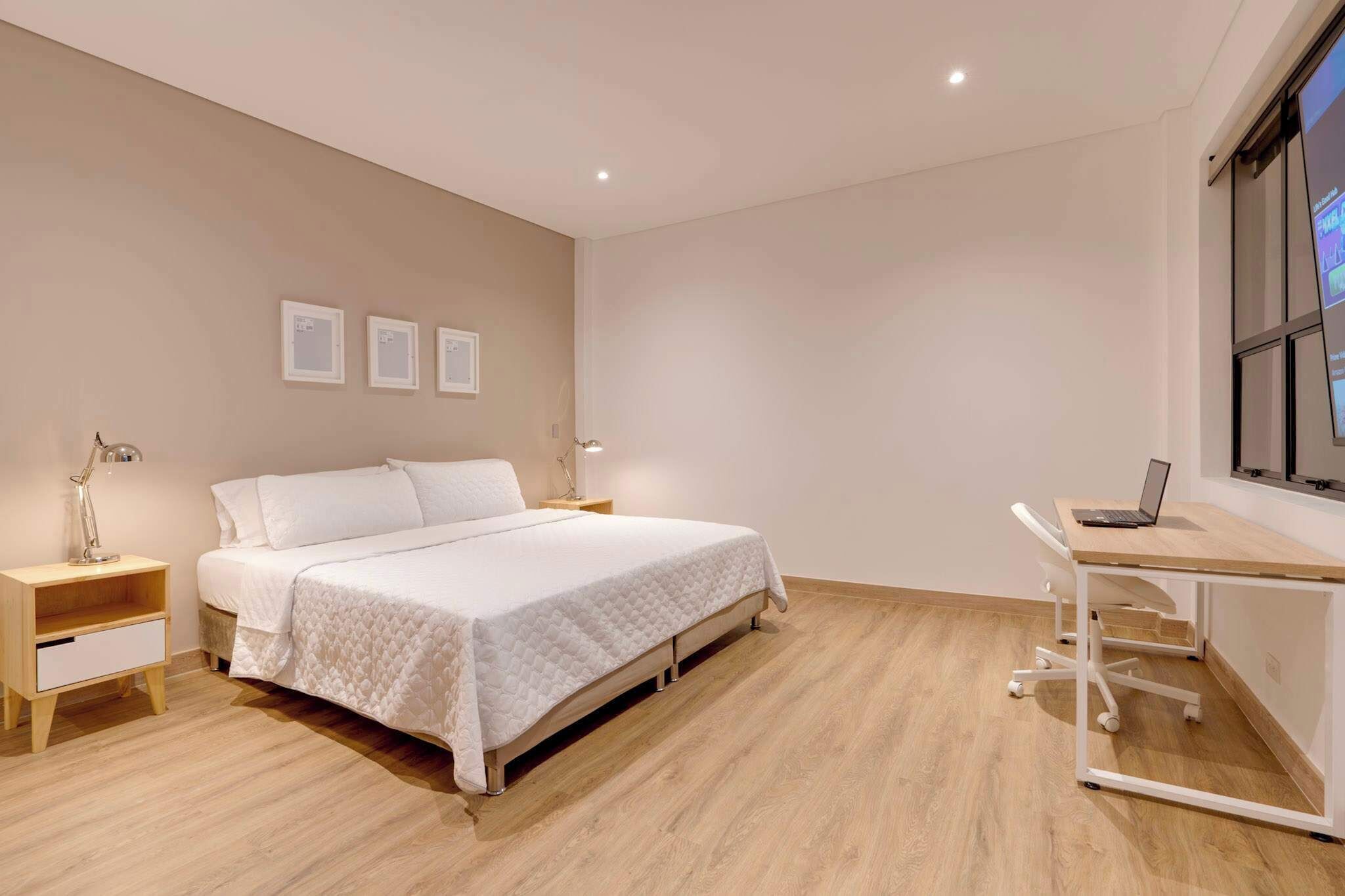 3 habitaciones, tabla de planchar con plancha y wifi 