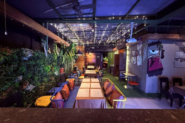 2 bar/lounge