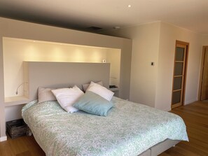 3 Schlafzimmer, Bügeleisen/Bügelbrett, WLAN, Bettwäsche