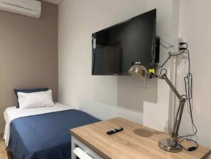 3 bedrooms, desk, iron/ironing board, WiFi