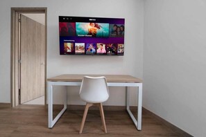 Interior - M401 - Studio | River Boulevard | Balcony | Fun (Cali)