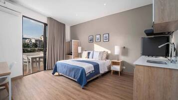 1 habitación, tabla de planchar con plancha, wifi y ropa de cama