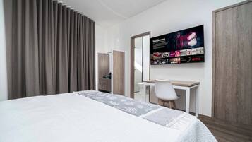 1 habitación, tabla de planchar con plancha, cuna de viaje y wifi