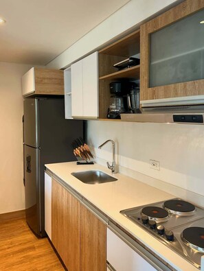 コーヒー / ティーメーカー、調理器具と食器