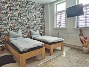 1 bedroom, travel cot, WiFi, bed sheets