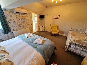 1 bedroom, desk, iron/ironing board, free WiFi