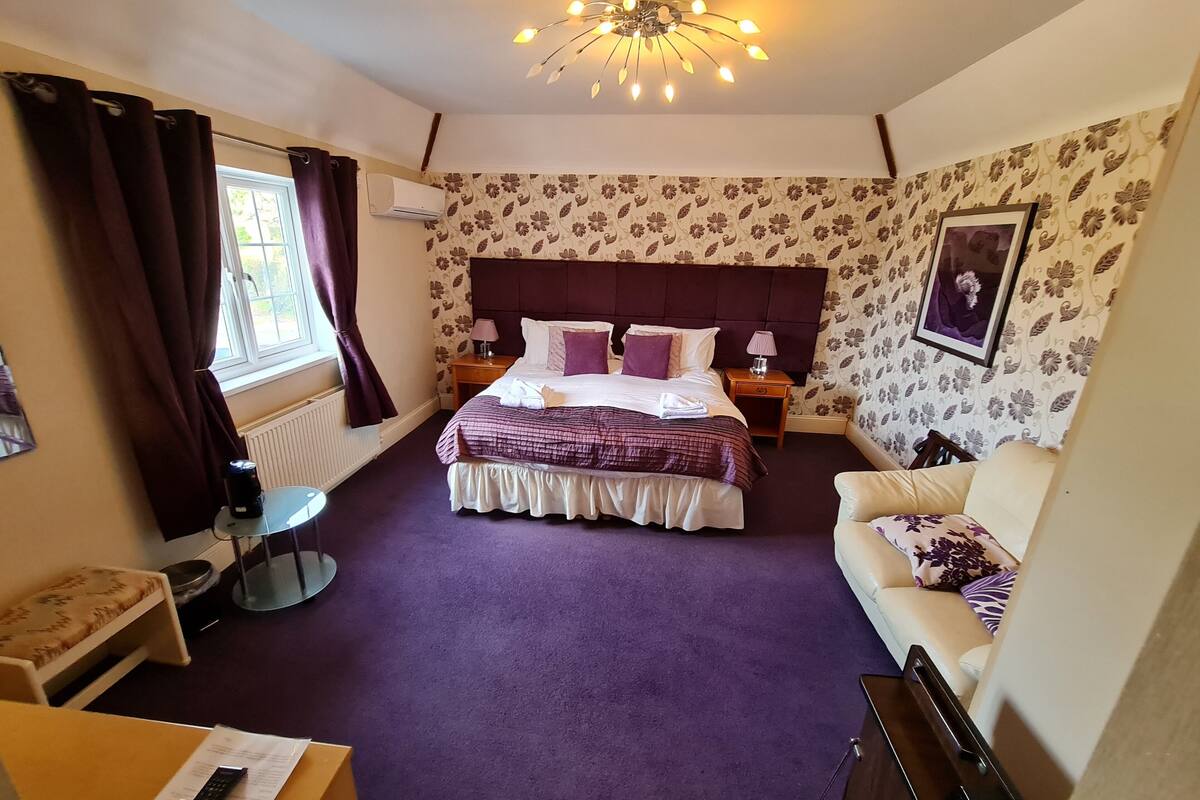 Deluxe Double or Twin Room | Skrivebord, strykejern/-brett, wi-fi (inkludert) og sengetøy