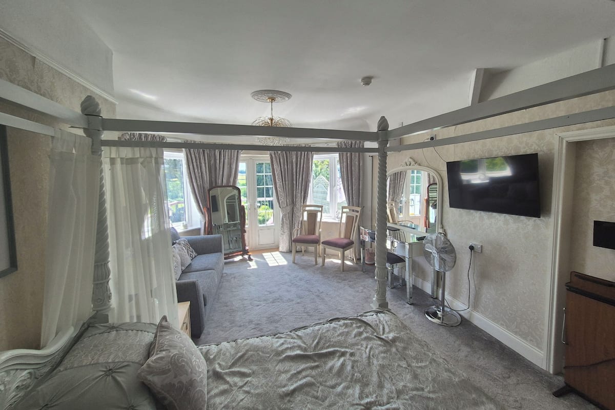 Bridal suit | 1 bedroom, desk, iron/ironing board, free WiFi