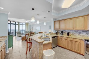 Fridge, microwave, oven, stovetop - The Oasis at Orange Beach 2610 by Liquid Life (Orange Beach)
