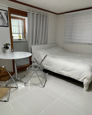 1 chambre, fer et planche à repasser, Wi-Fi, draps fournis