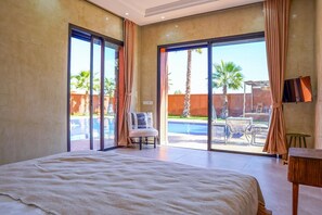 4 bedrooms, iron/ironing board, WiFi, bed sheets - VILLA NOÛR PALACE with jacuzzi pool in Marrakech, Quiet, view of the High Atlas mountains (Marrakech)