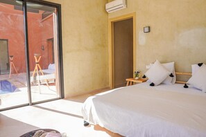 4 chambres, fer et planche à repasser, Wi-Fi, draps fournis