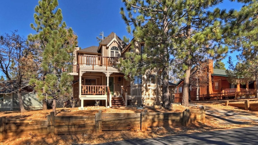 Canyon Castle Mtn Retreat w Hot Tub