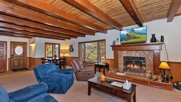 Signature-Haus, 3Â Schlafzimmer, Nichtraucher, Balkon | Wohnzimmer