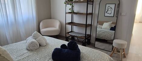 1 chambre, fer et planche à repasser, lit parapluie, Wi-Fi gratuit