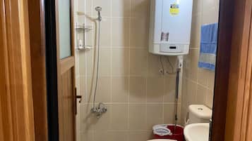 Family Apartment, Mountain View | Bathroom