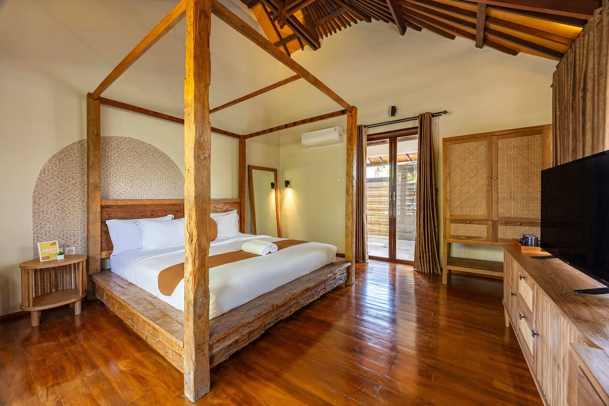 Deluxe Double Room | 1 bedroom, desk, laptop workspace, free WiFi