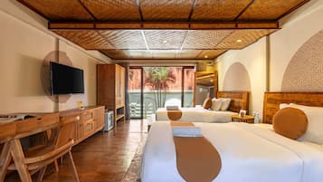 Deluxe Twin Room | Desk, laptop workspace, free WiFi, bed sheets