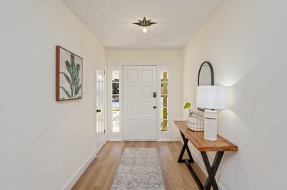 4 Beds, POOL , Huge Backyard - Ranch Home