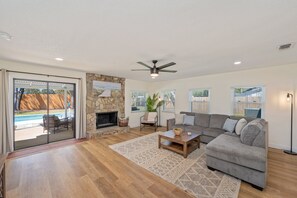 TV connectée, cheminée