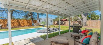 4 Beds, POOL , Huge Backyard - Ranch Home