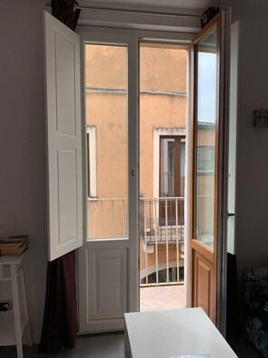 Comfort Double Room, Balcony, City View | Blackout curtains, iron/ironing board, free WiFi - Guesthouse Le Sibille (Taormina)