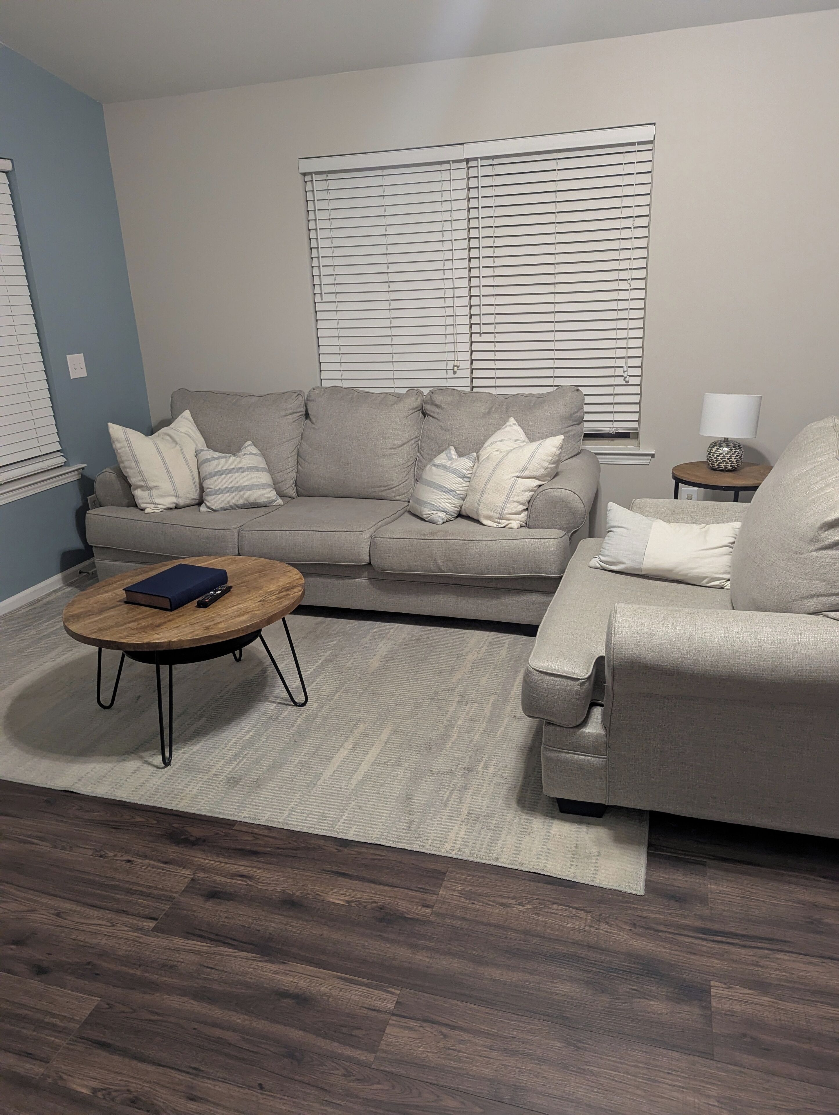 Smart TV, DVD player, books