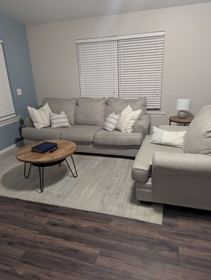 Smart TV, reproductor de DVD, libros