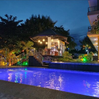Sacaan Tropical Breeze Resort