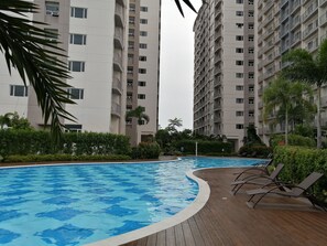 Pool - Luxe Living w/ a panoramic view, Netflix, fast net and near to SM South Mall (Las Piñas)
