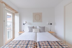 Apartment | 1 bedroom, iron/ironing board - Charming Studio, Ideal for Smaller Groups (Porto)