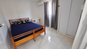 2 bedrooms, iron/ironing board, WiFi, bed sheets - High View Apartments 10 min from mambo (Willemstad)