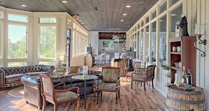 Charming 2-bedroom house in bustling Clayton, GA with WiFi, Kingwood Resort!