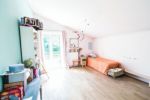 3 chambres, fer et planche Ă repasser, Wi-Fi, draps fournis