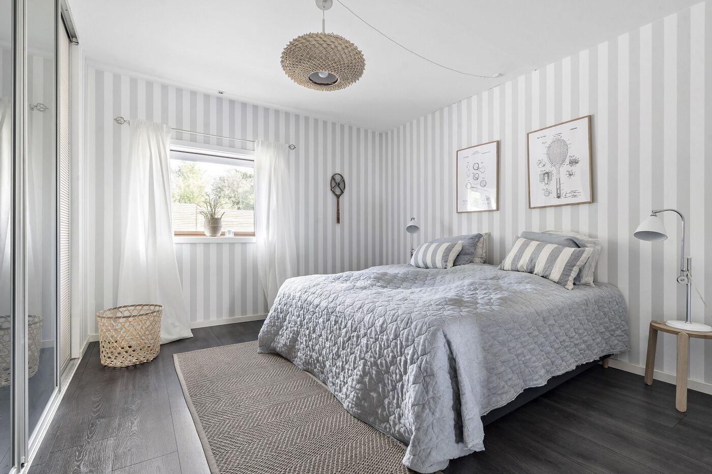 4 bedrooms, iron/ironing board, WiFi