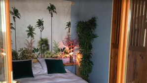 1 slaapkamer, een strijkplank/strijkijzer, wifi, beddengoed