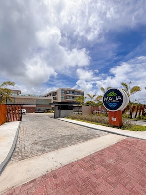 Property grounds - Flat 214 E, in the brand new Malia Beach Experience condominium, in Muro Alto/PE (N. São do Ó)