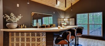 LUX Heated Pool, Pickleball, Hot Tub Sauna, Arcade