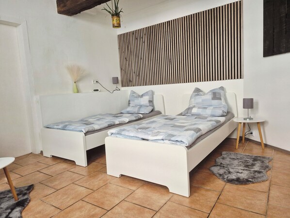 1 bedroom, travel cot, WiFi, bed sheets