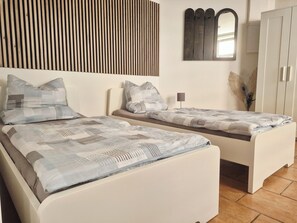 1 bedroom, travel cot, WiFi, bed sheets