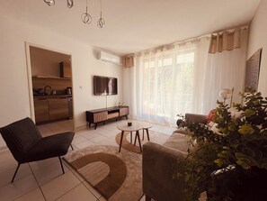 Living area - ELSA / P3 apartment - terrace - Parking (Nîmes)