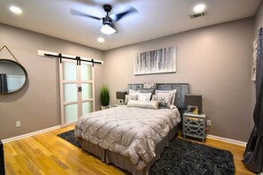 4 bedrooms, desk, iron/ironing board, free WiFi