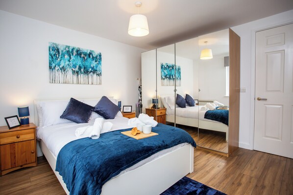 2 bedrooms, iron/ironing board, WiFi, bed sheets