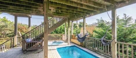 Outdoor pool, a heated pool